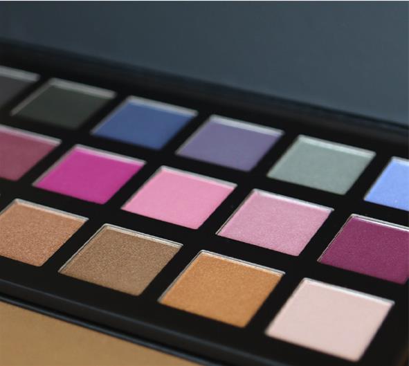 Metallic Dream Lidschattenpalette – 18 Metallic-Farben (Limited Edition)